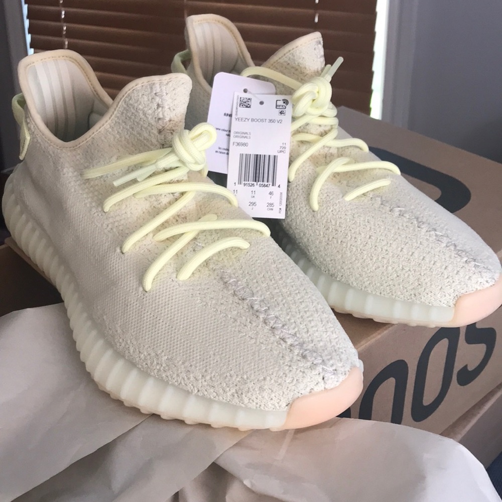 Yeezy 350 v2 butter BRAND NEW